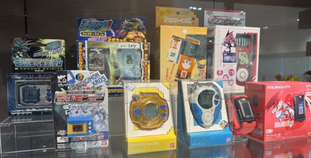 Exhibition of the Digimon series, although not all of it is displayed in the valuable original packaging.